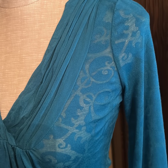 Beautiful Teal Blouse. Size M - Picture 2 of 12